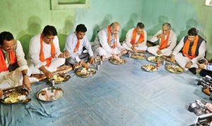 amit-shah-bhojan