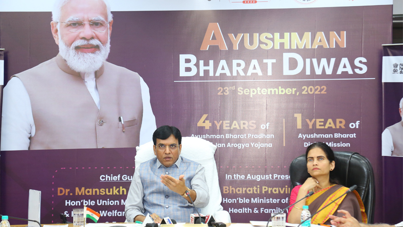 Dr Mansukh Mandaviya interacts with the beneficiaries of AB-PMJAY from across the country